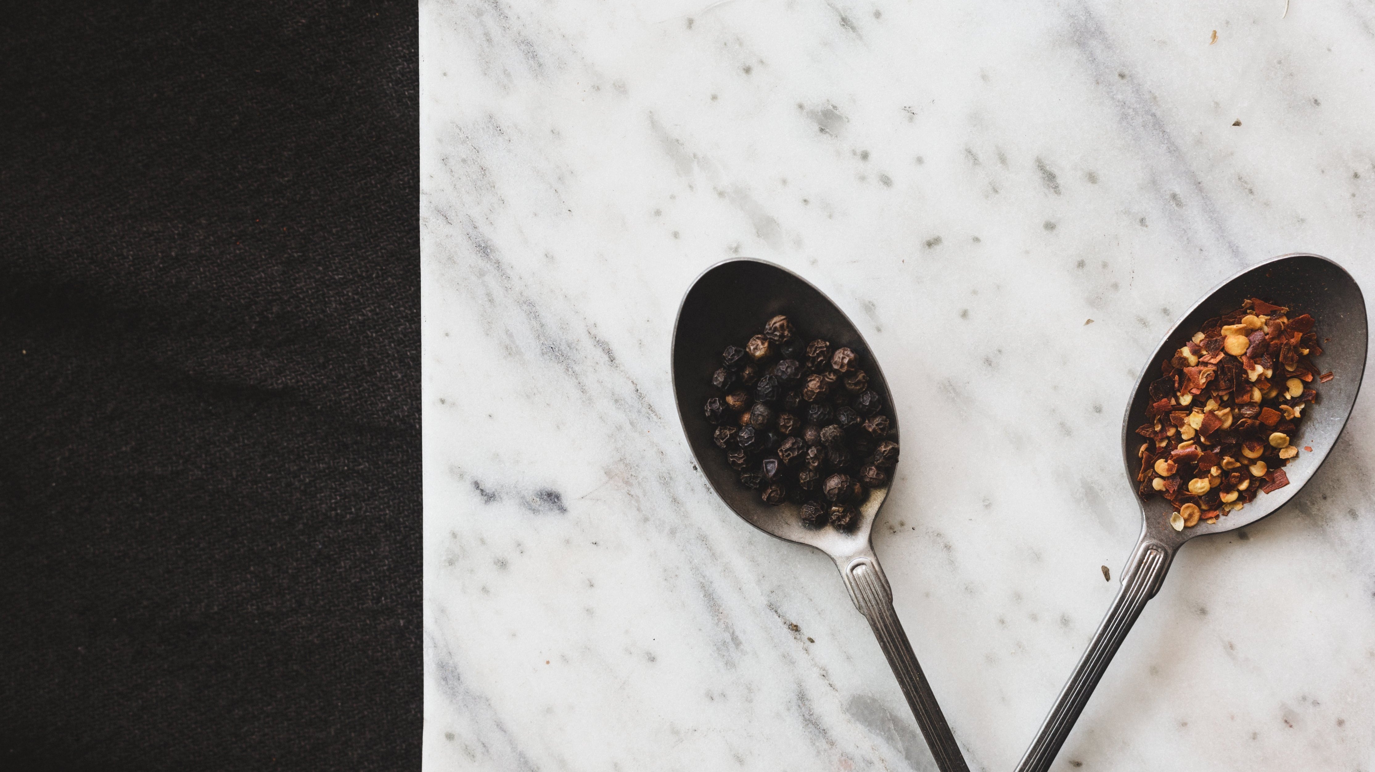 Pepper and chilli flakes pairing